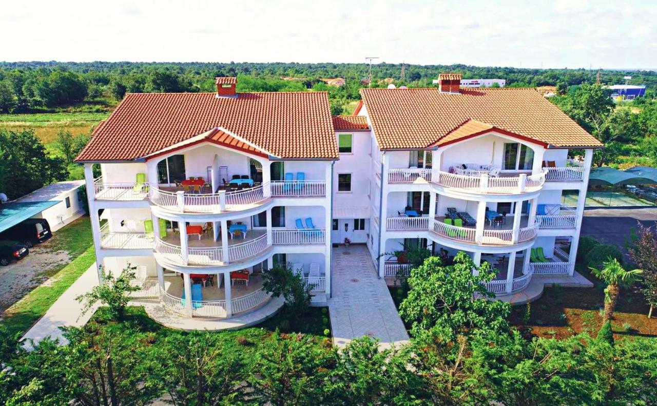 Wish Apartments Пореч Екстер'єр фото
