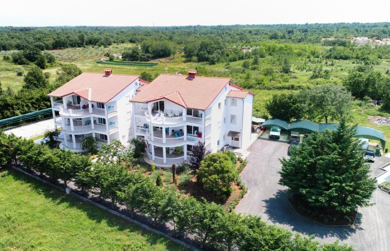 Wish Apartments Пореч Екстер'єр фото